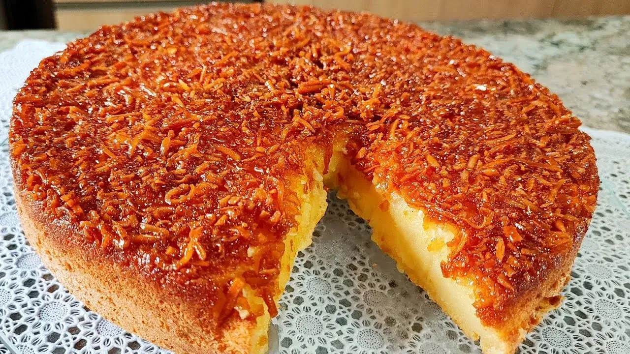 Bolo de Aipim Caramelizado com Coco: Receita Caseira Cremosa e Fácil de Fazer