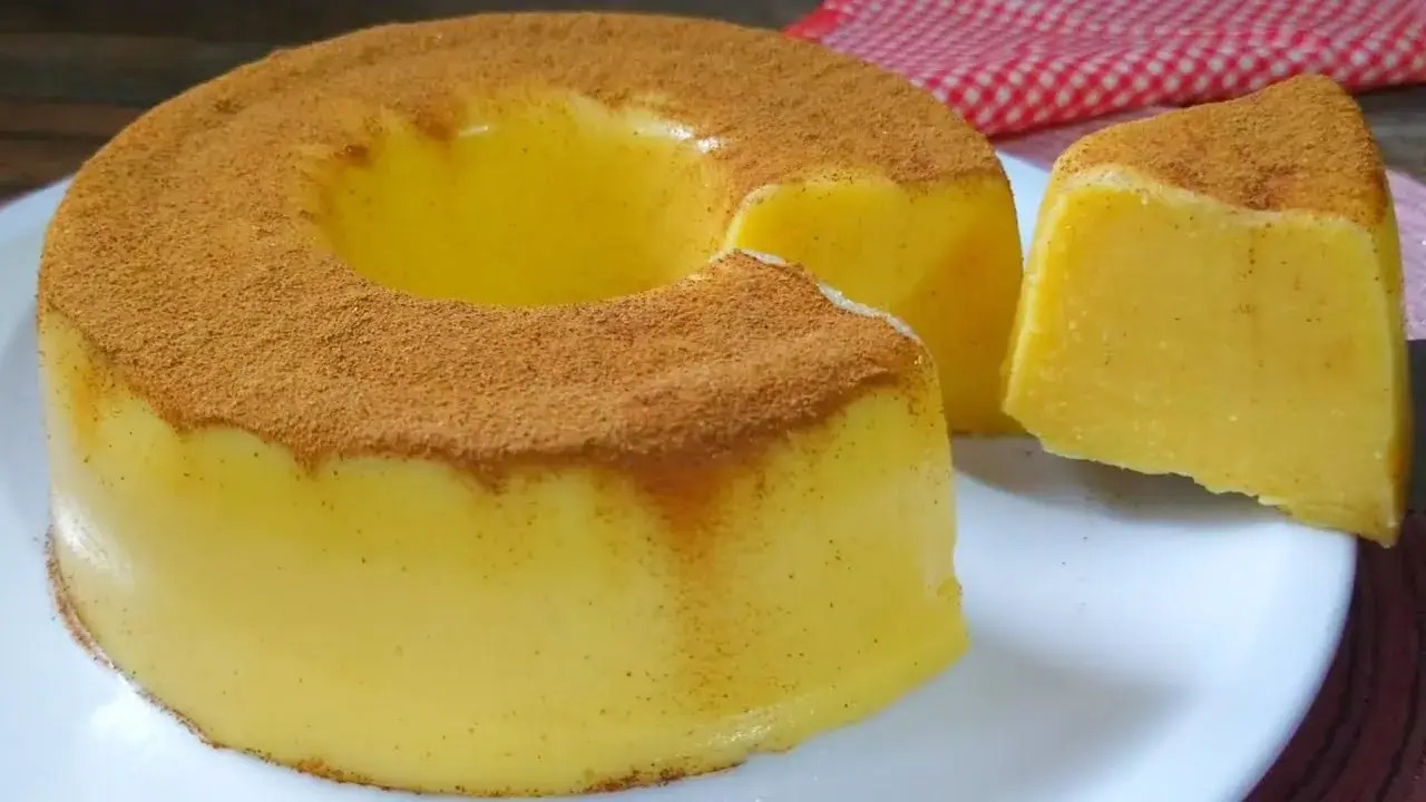 Curau de milho verde cremoso fácil para servir gelado ou quente