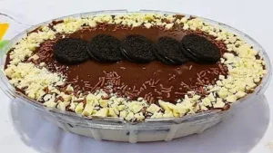 Sobremesa de Oreo Cremosa com Ganache e Creme Branco