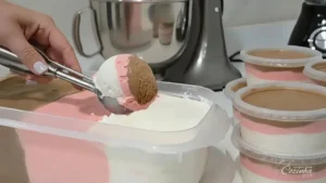Sorvete Napolitano Caseiro com 3 Sabores Cremosos para Fazer em Casa