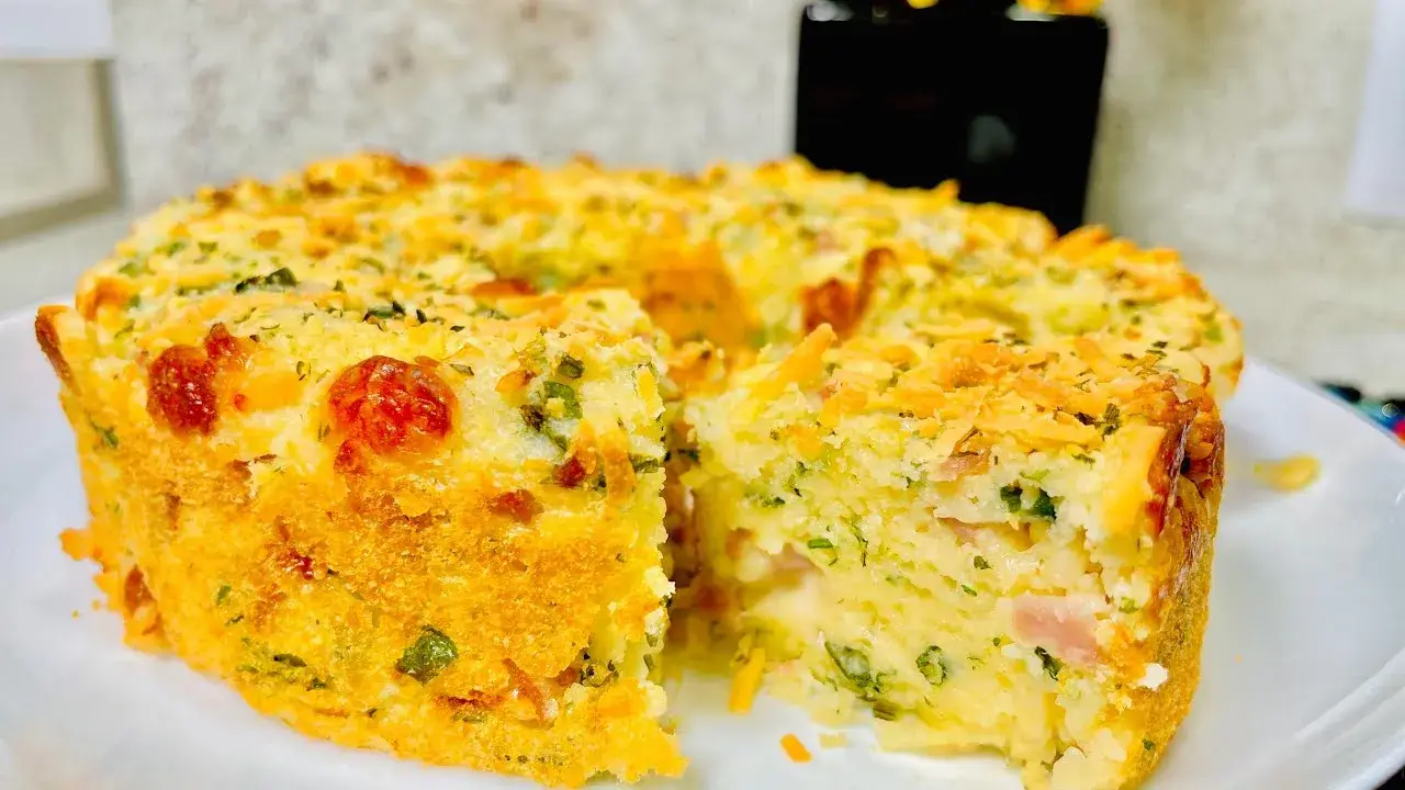 Torta de Arroz Cremosa de Liquidificador: Aproveite o Arroz Cozido e Faça um Lanche Delicioso