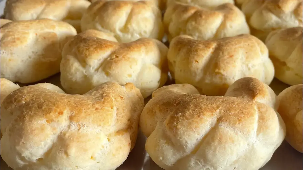 Biscoito de Queijo Caseiro Macio e Fácil para Servir com Café