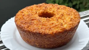 Bolo de mandioca com coco: Receita sem trigo cremosa e fácil de fazer