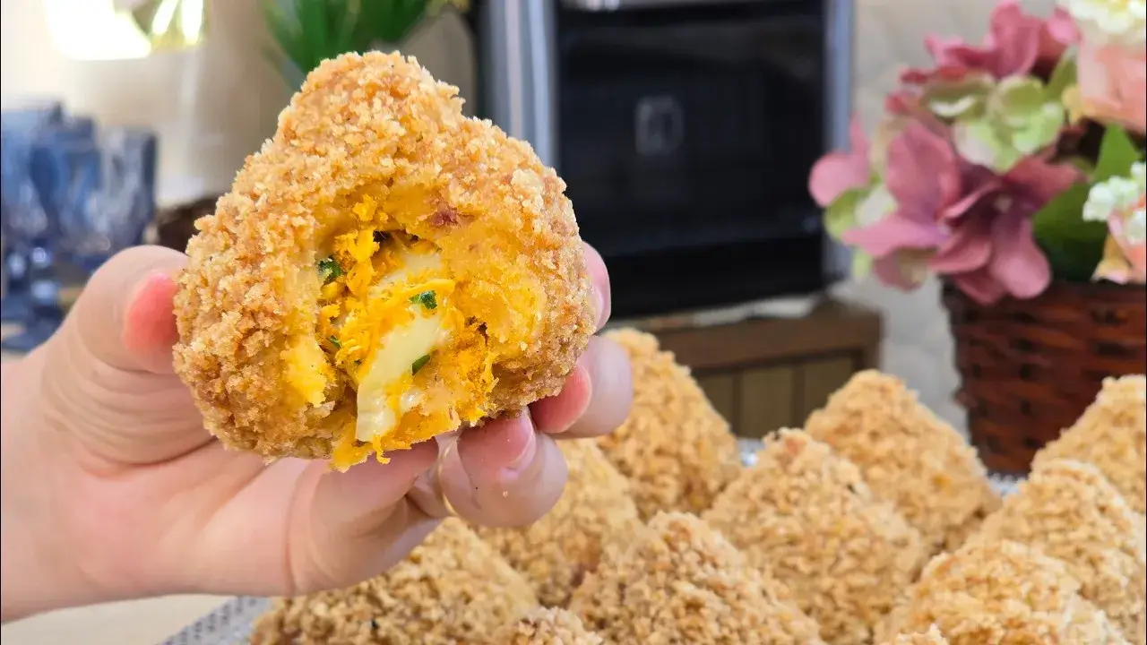 Coxinha na Massa de Bacon Crocante com Queijo que Vai Fazer Sucesso