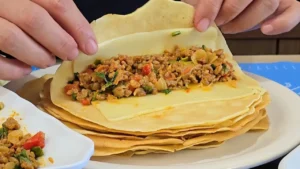 Panqueca de Carne com Massa de Milho e Molho Caseiro para Fazer em Casa