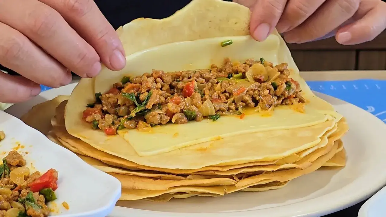 Panqueca de Carne com Massa de Milho e Molho Caseiro para Fazer em Casa
