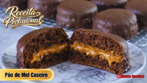 Pão de Mel Caseiro com Recheio de Doce de Leite e Crocante de Amendoim