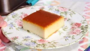 Pudim de Pão com Queijo Cremoso Assado em Banho-Maria
