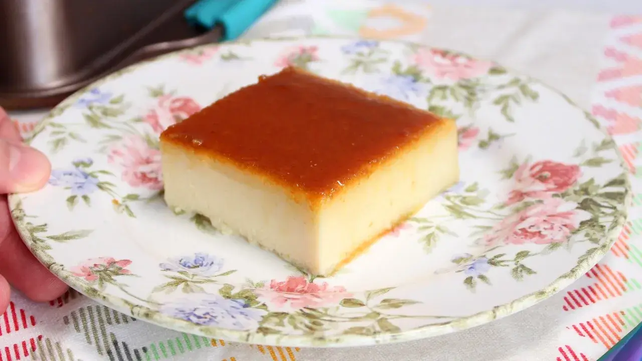 Pudim de Pão com Queijo Cremoso Assado em Banho-Maria