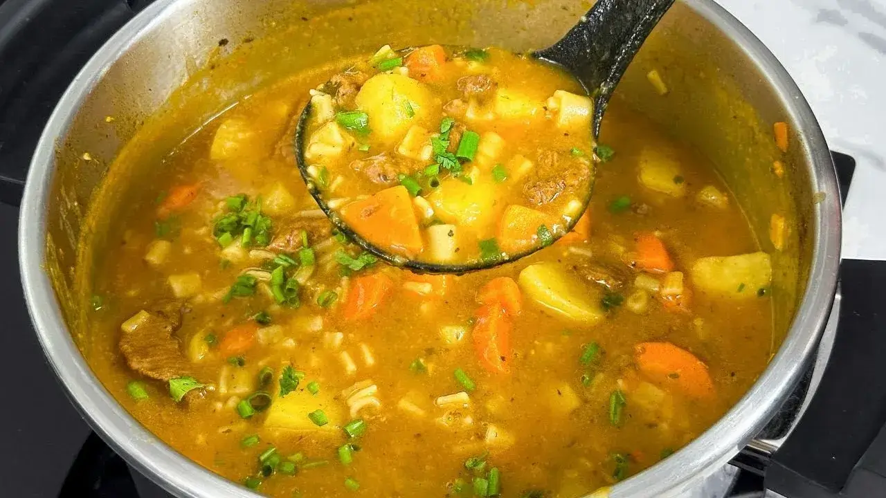 Sopa de Carne Cremosa com Batata: Caldo Encopado Perfeito para Dias Frios