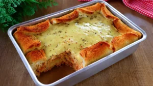 Torta de Pão com Frango Rápida Assada no Forno com Muito Queijo