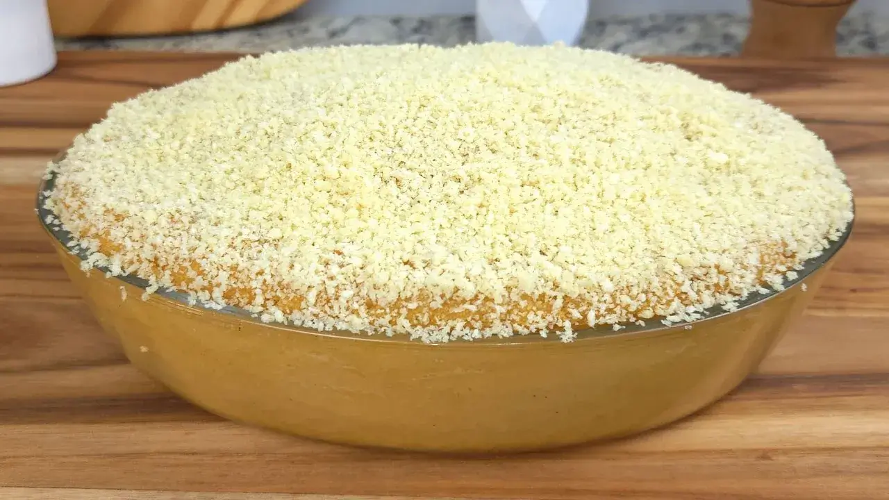 Coxinha de travessa fácil e cremosa com casquinha crocante no forno