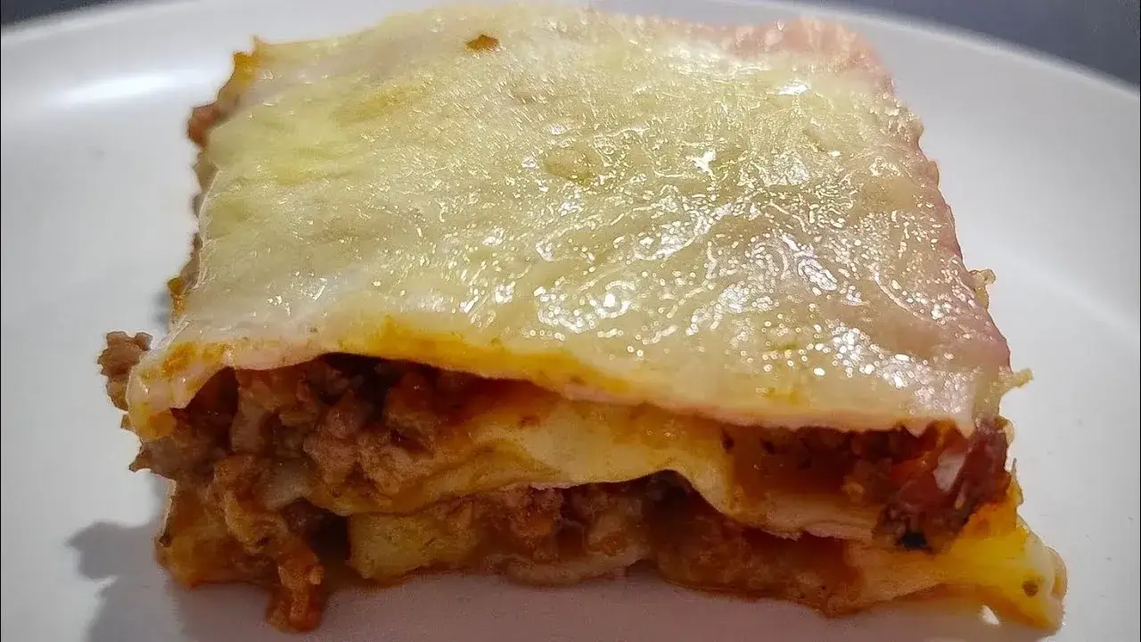 Lasanha Bolonhesa Fácil com Camadas Cremosas e Muito Sabor