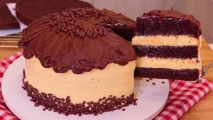 Bolo de Aniversário de Chocolate com Recheio de Maracujá