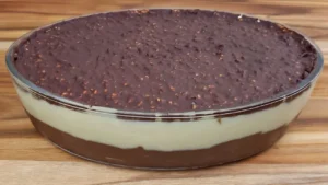 Ovo de Páscoa de Travessa Cremoso com Casquinha Crocante