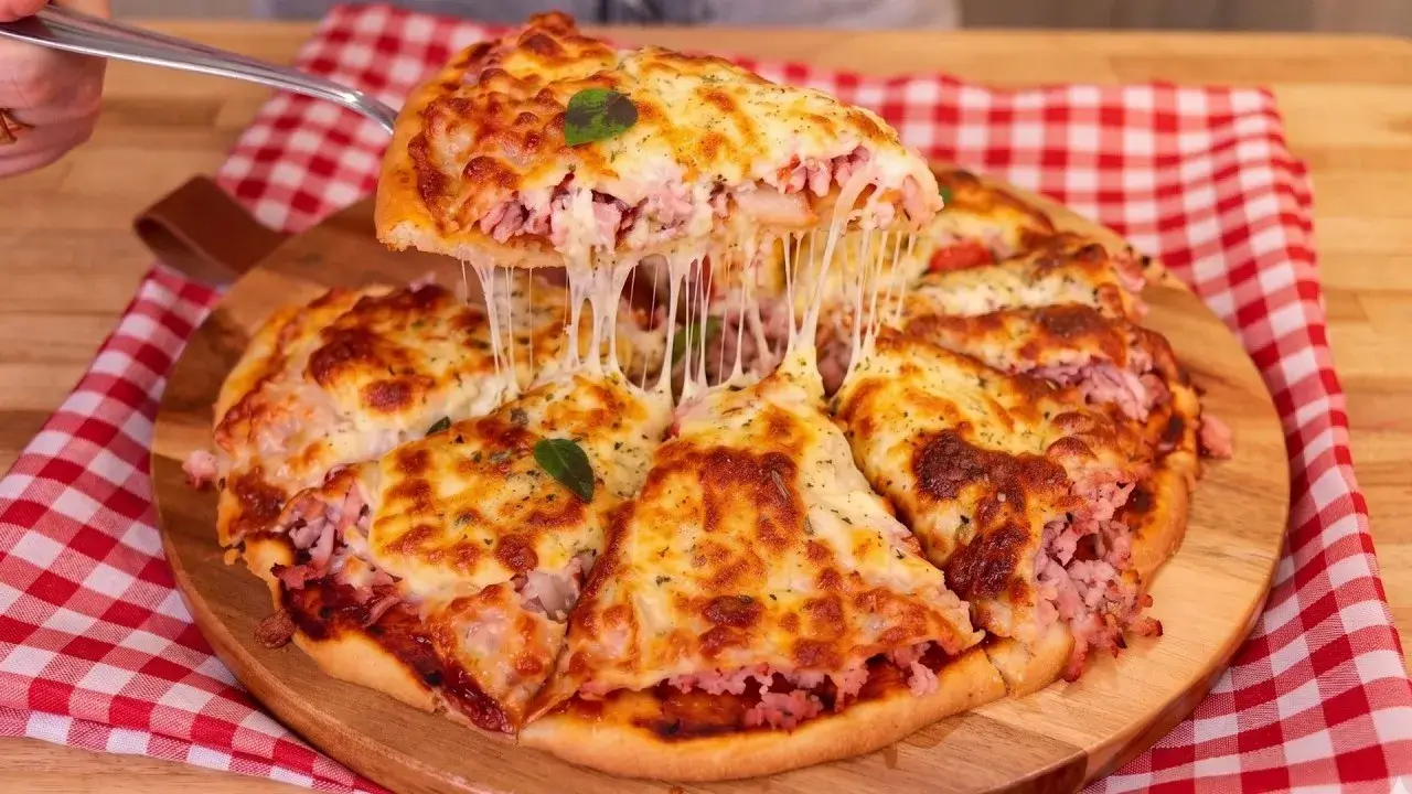 Pizza Caseira de Massa Mole Fácil e Crocante para o Fim de Semana