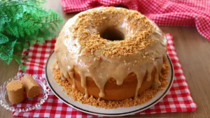 O bolo de paçoca é uma receita perfeita para o café da tarde, festas juninas,...
