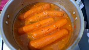 Se você quer aprender como fazer um molho de salsicha para cachorro-quente simples, rápido e...
