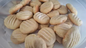 Os biscoito de nata é uma ótima opção para servir no café da manhã ou...