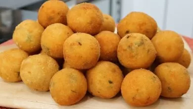 Bolinho de Queijo com Massa de Mandioca