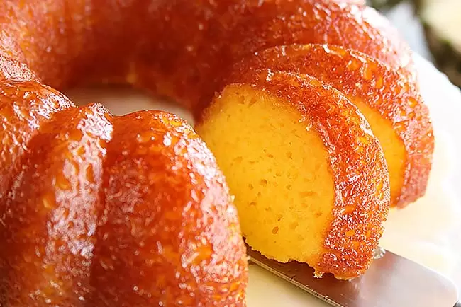 Bolo de Laranja com Calda Brilhante